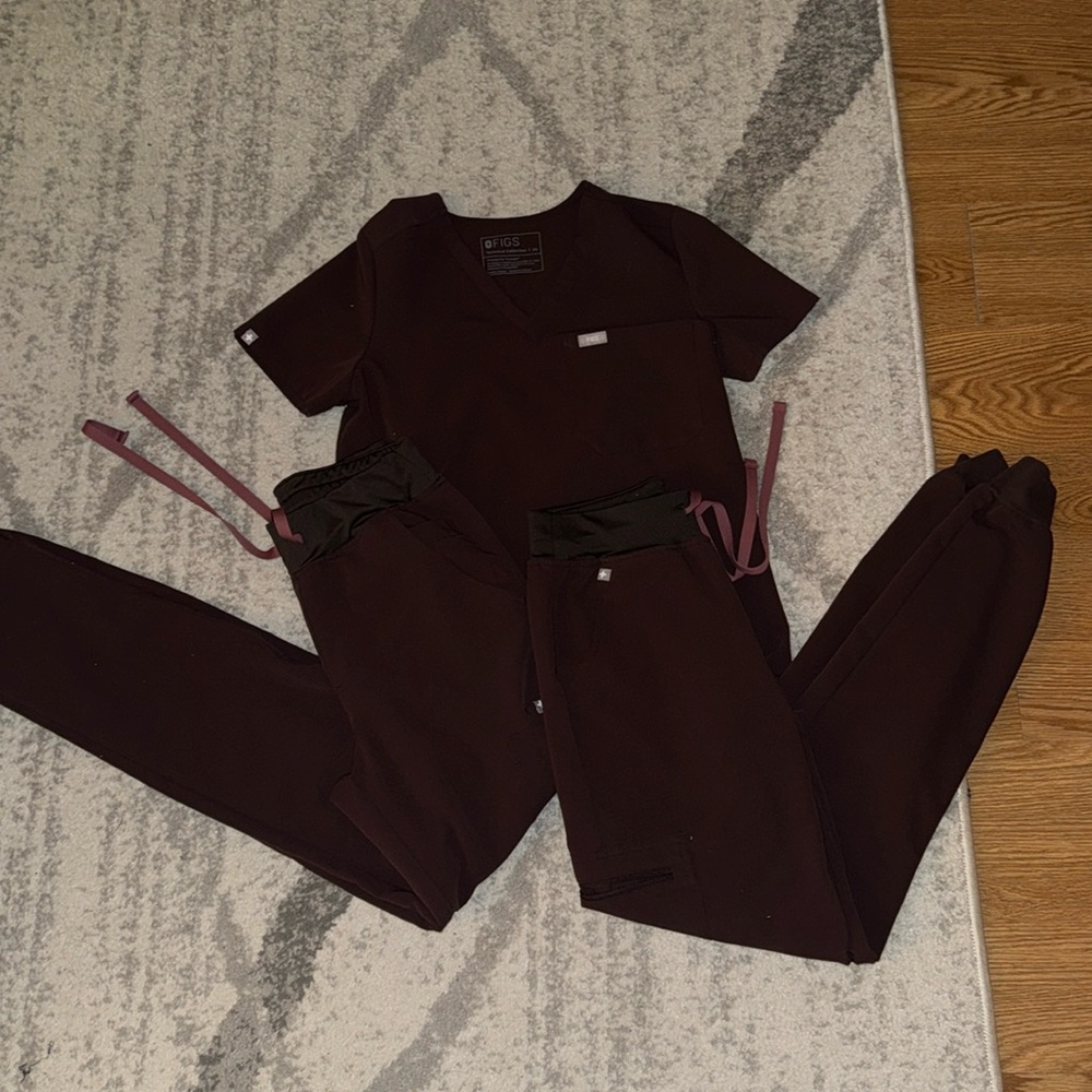 Dark brown FIGS scrub set